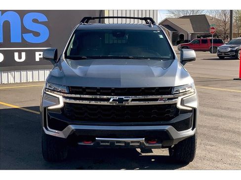 Used 2022 Chevrolet Suburban Z71 w/ Z71 Off-Road Package image 3