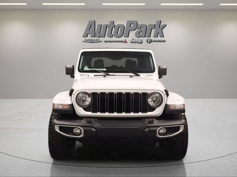 Used 2025 Jeep Gladiator Sport AWD/4WD image 6
