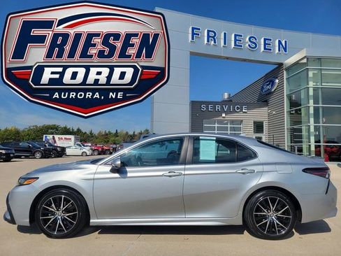 Used 2024 Toyota Camry SE FWD image 5