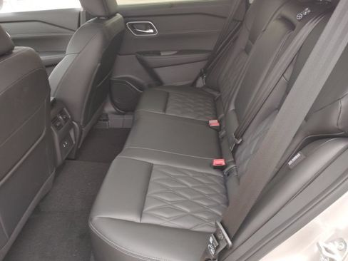 New 2026 Nissan Rogue Platinum AWD/4WD image 12