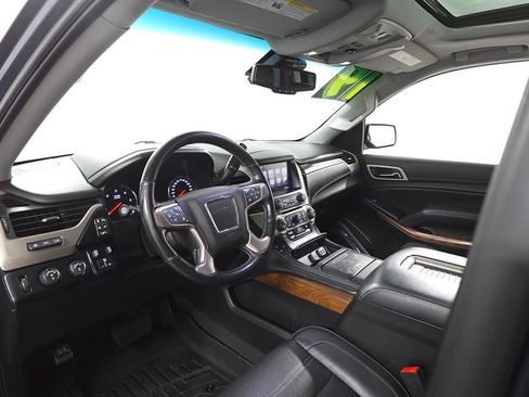 Used 2019 GMC Yukon Denali w/ Denali Ultimate Package image 14