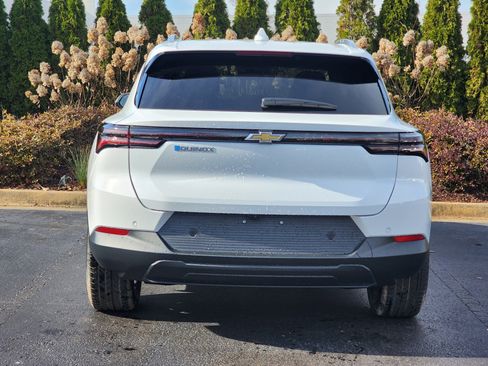 New 2026 Chevrolet Equinox EV LT image 8