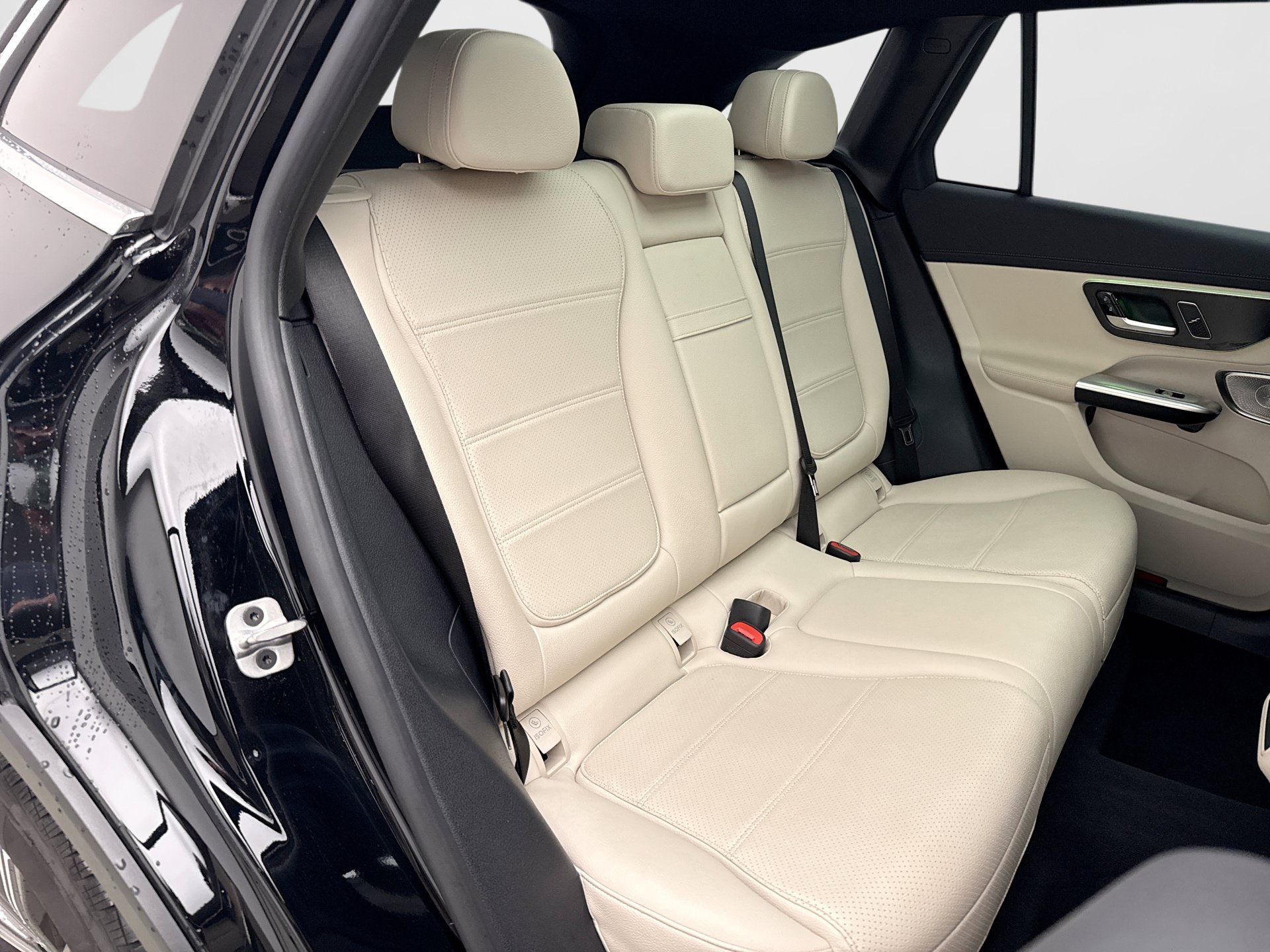Used 2024 Mercedes-Benz GLC 300 4MATIC image 19