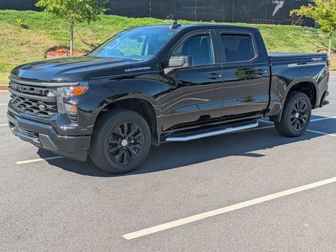 Used 2023 Chevrolet Silverado 1500 Custom AWD/4WD image 8