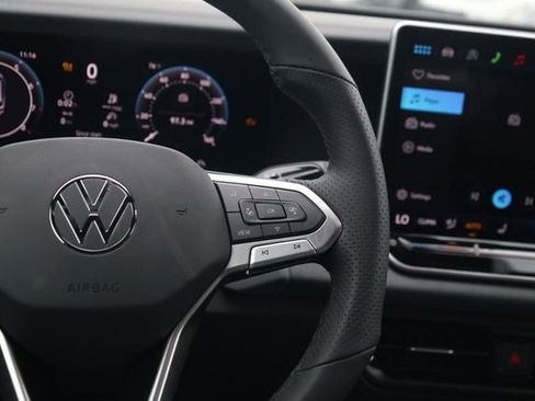 New 2026 Volkswagen Tiguan SE R-Line image 9