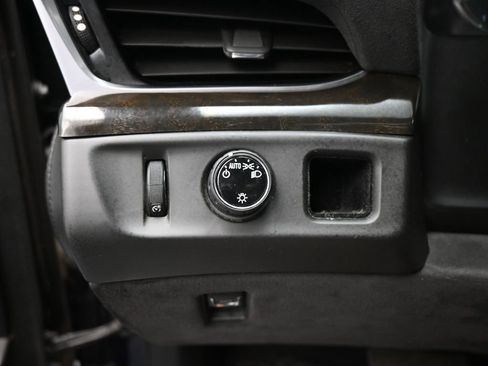 Used 2020 Cadillac Escalade Platinum image 15