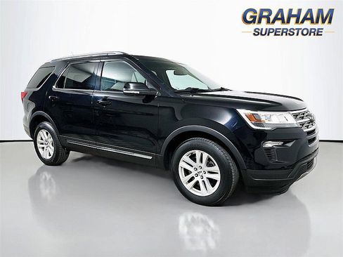 Used 2018 Ford Explorer XLT w/ Equipment Group 202A AWD/4WD image 1
