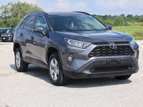 Used 2021 Toyota RAV4 XLE AWD/4WD image 4