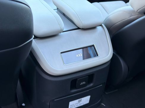 New 2026 Lincoln Navigator Reserve AWD/4WD image 21