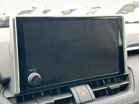 Used 2025 Toyota RAV4 XLE w/ Convenience Package image 12