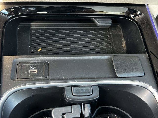 Used 2024 Mercedes-Benz GLB 250 4MATIC image 34