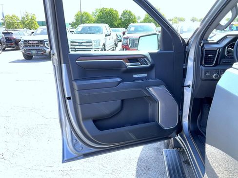 Used 2023 GMC Sierra 1500 Denali w/ Denali Reserve Package AWD/4WD image 9