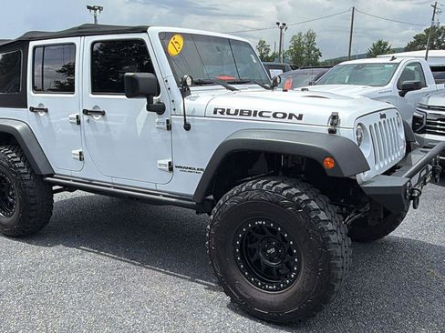 Used 2015 Jeep Wrangler Unlimited Rubicon AWD/4WD image 3