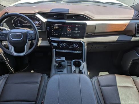 Used 2024 GMC Sierra 1500 Denali w/ Technology Package AWD/4WD image 17