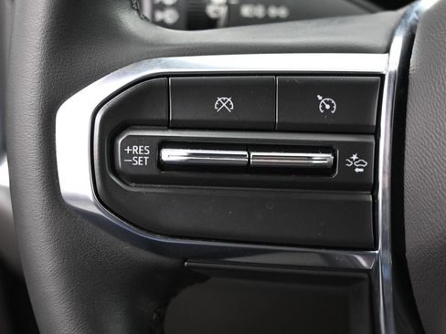 Used 2023 GMC Canyon Elevation image 16