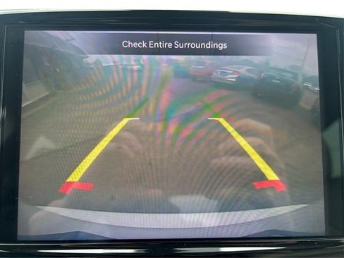 Used 2021 Chrysler Pacifica Touring-L image 32