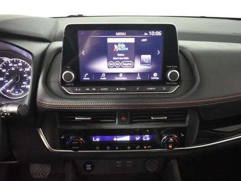 Used 2025 Nissan Rogue SV AWD/4WD image 19