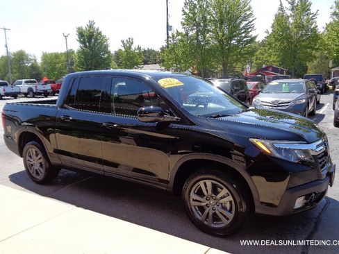 Used 2017 Honda Ridgeline Sport image 2