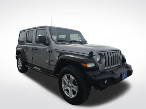 Used 2019 Jeep Wrangler Unlimited Sport S AWD/4WD image 3