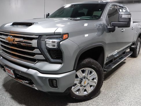 Used 2024 Chevrolet Silverado 3500 High Country w/ High Country Premium Package AWD/4WD image 35