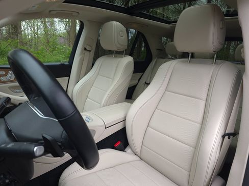 Used 2023 Mercedes-Benz GLE 350 4MATIC w/ AMG Line Exterior image 13