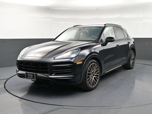 Used 2023 Porsche Cayenne GTS AWD/4WD image 6