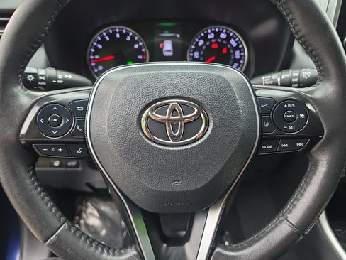 Used 2020 Toyota RAV4 XLE Premium AWD/4WD image 12