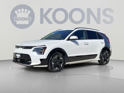 Used 2023 Kia Niro Wave w/ Wave Preserve Package