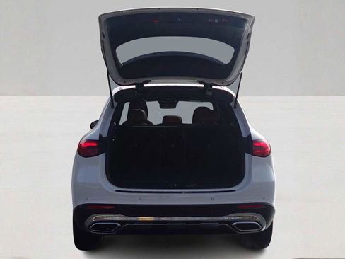 Used 2026 Mercedes-Benz GLC 300 4MATIC image 9