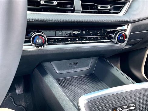 New 2027 Chevrolet Equinox LT w/ Convenience Package II FWD image 16