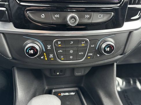 Certified 2022 Chevrolet Traverse LT image 11