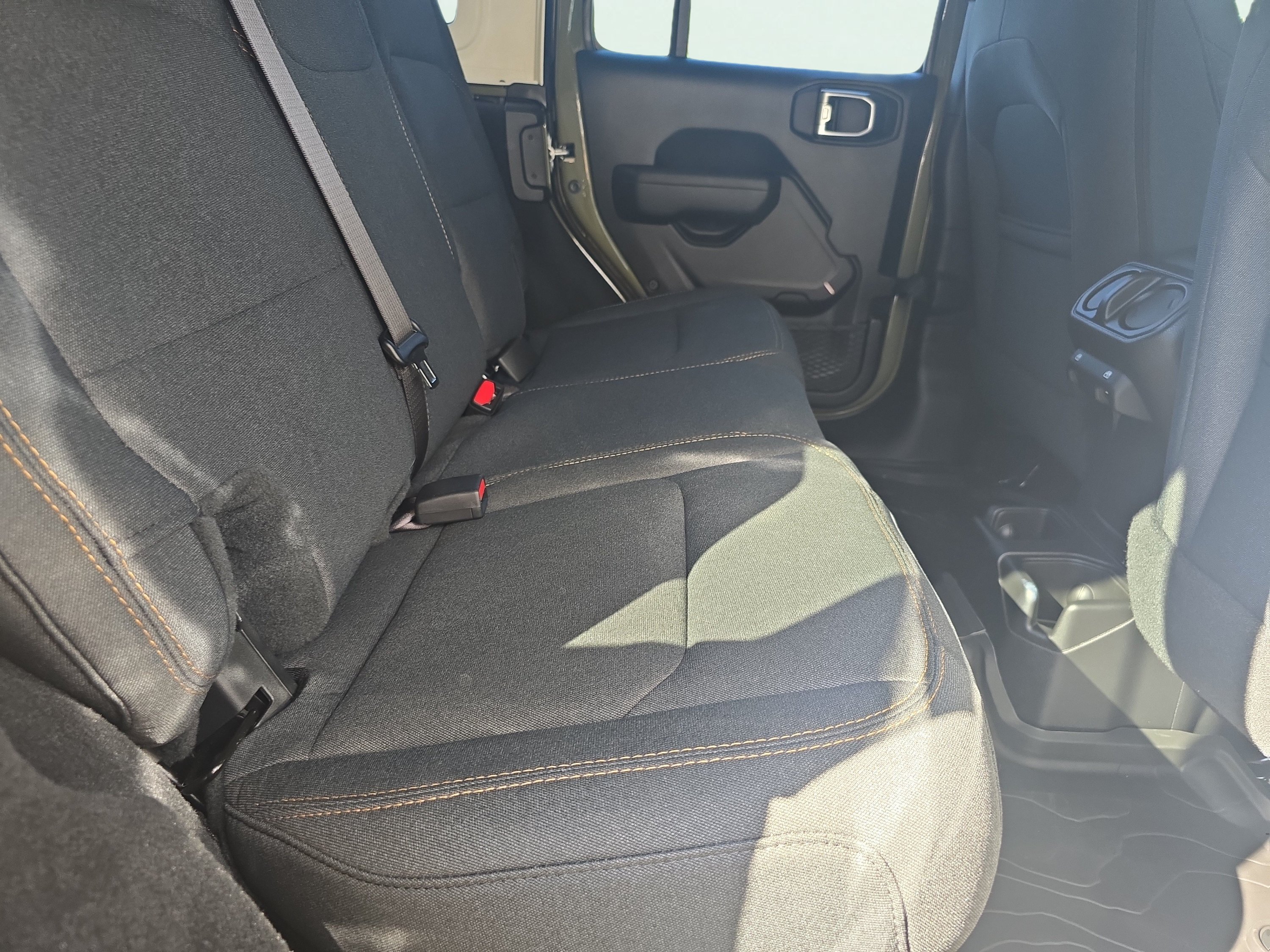Used 2025 Jeep Wrangler Unlimited Sport AWD/4WD image 17