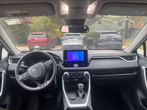 Used 2025 Toyota RAV4 LE image 31