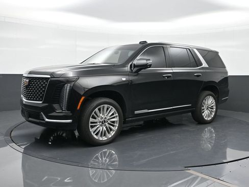 Certified 2025 Cadillac Escalade Premium Luxury AWD/4WD image 1