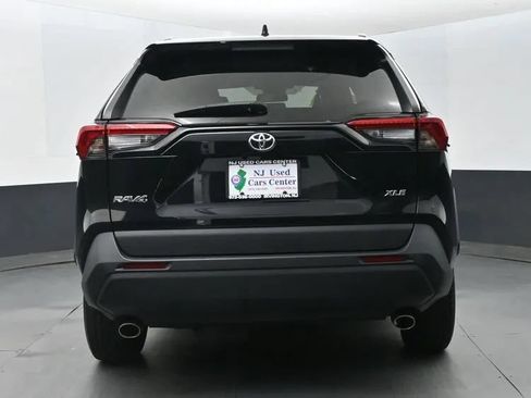 Used 2024 Toyota RAV4 XLE FWD image 8