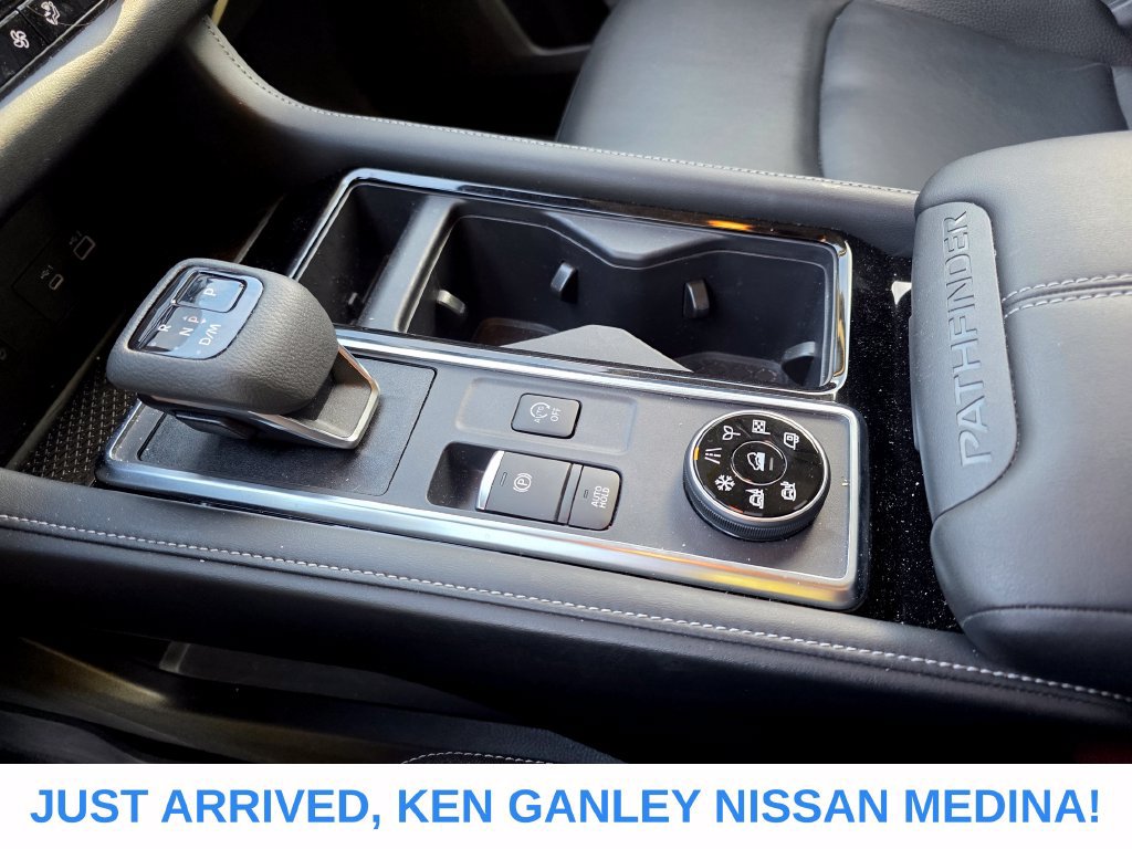 Certified 2024 Nissan Pathfinder SL AWD/4WD image 11