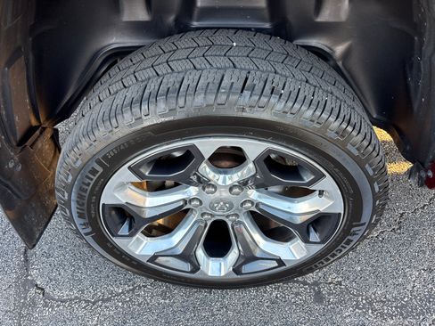 Used 2019 RAM 1500 Limited AWD/4WD image 10