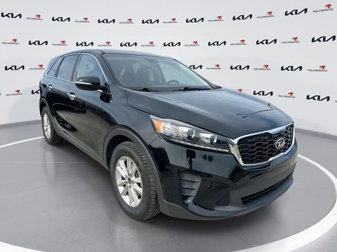 Used 2020 Kia Sorento LX FWD image 1