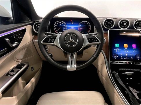 Used 2025 Mercedes-Benz C 300 Sedan image 5