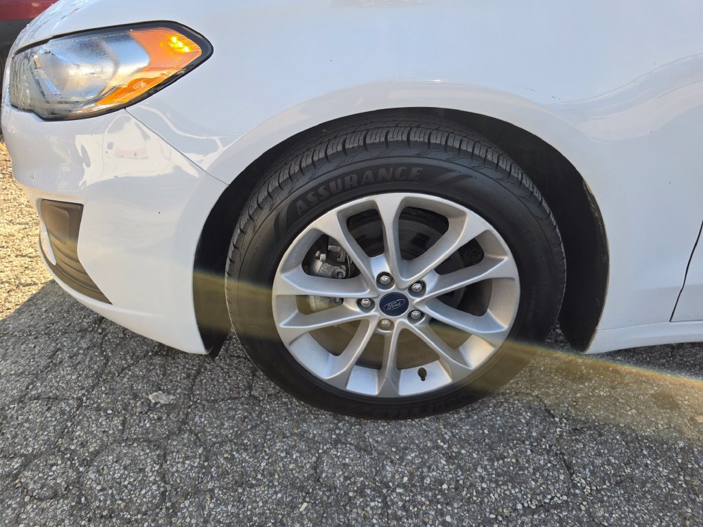 Used 2019 Ford Fusion SE FWD image 3