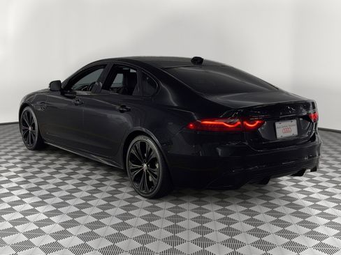 Used 2022 Jaguar XF R-Dynamic SE image 3