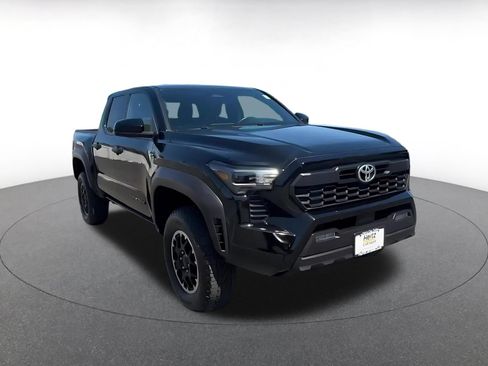 Used 2025 Toyota Tacoma TRD Off-Road AWD/4WD image 3