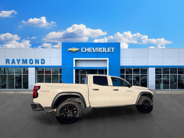 New 2026 Chevrolet Colorado Trail Boss AWD/4WD image 2