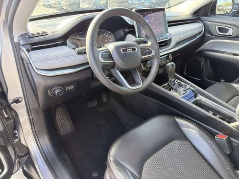Used 2022 Jeep Compass Latitude w/ Sun and Sound Group AWD/4WD image 27