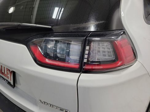 Used 2019 Jeep Cherokee Limited image 7