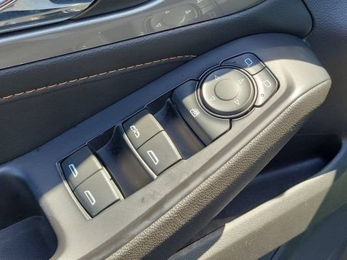 Certified 2021 Chevrolet Traverse LT FWD image 26