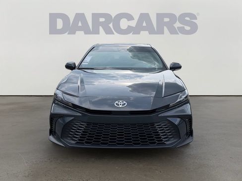 Used 2025 Toyota Camry SE FWD image 2