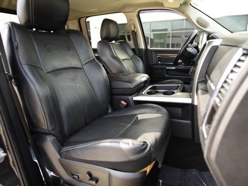 Used 2018 RAM 2500 Laramie w/ Convenience Group AWD/4WD image 17