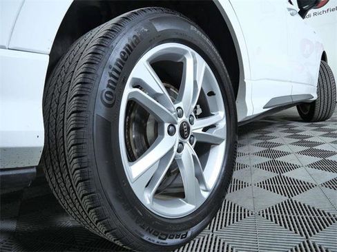 Certified 2024 Audi Q3 2.0T Premium Plus w/ Premium Plus Package image 9