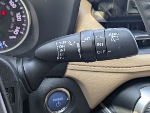 Used 2022 Toyota RAV4 XLE Premium image 29